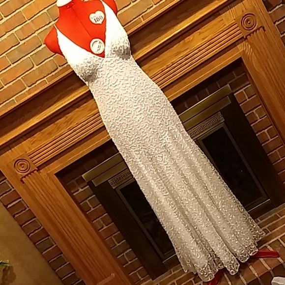 Cache Dresses & Skirts - EUC sz 4 Cache sequined dress